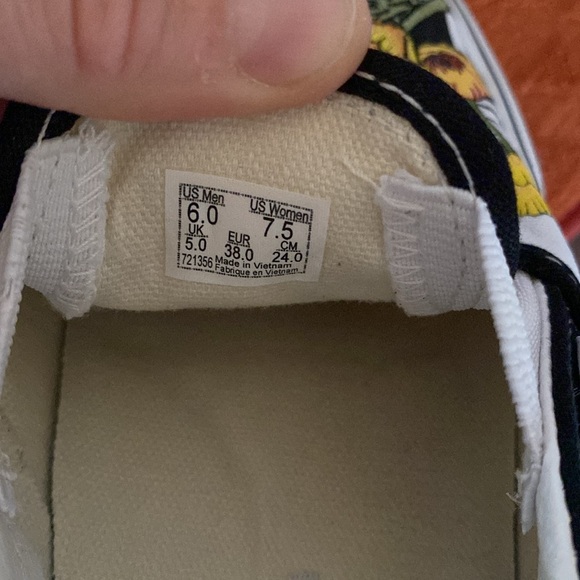 Vans - Picture 5 of 5